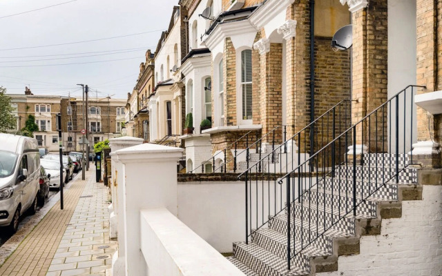 Contemporary Clapham Home Near Wandsworth Common