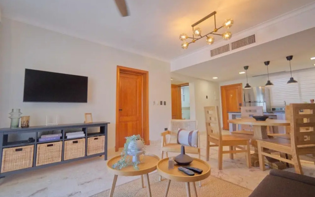 Pompano 202 Amazingly Situated One-bedroom Apartment in Ocean-front Condominium