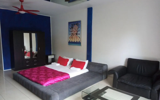 Room 4 Smart Travelers Rawai