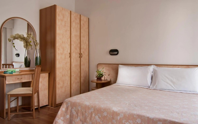 Hotel Little