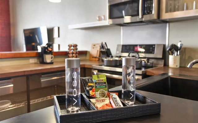Inventive 2br/2.5 BA Industrial Apt by Domio