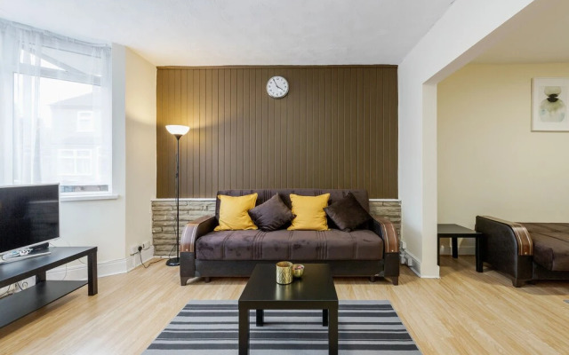 Beautiful 2-bed House in Quiet Cul-de-sac