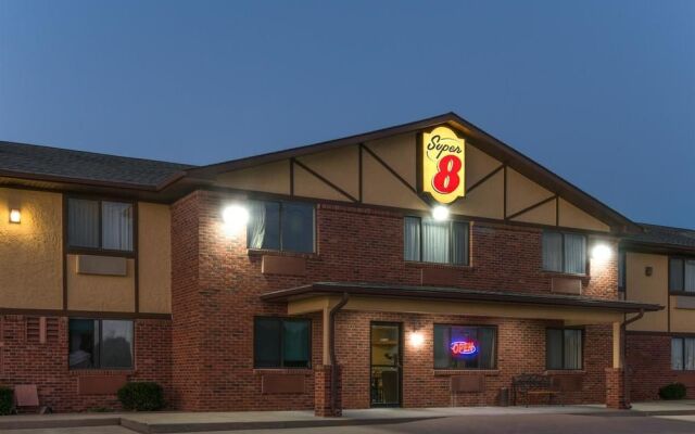 Super 8 Motel - Warrenton