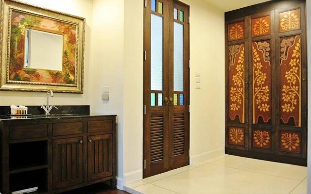 Phuket Ratchamaka Pool Villa