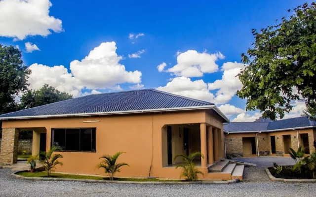 Nsanika Executive Lodge