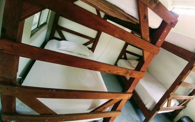 Media Luna Hostel Baru