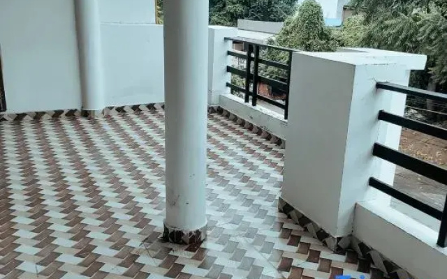 Spacious Peaceful Apartment for Two Families in Lucknow