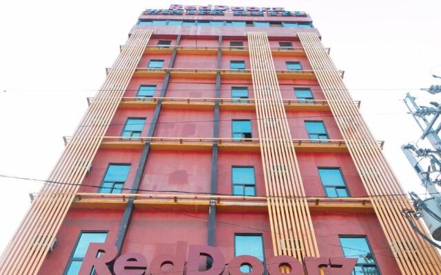 RedDoorz Plus @ Winter Benitez