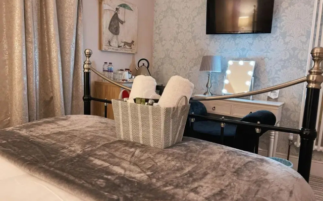 Oyo The Chatwal Boutique Hotel