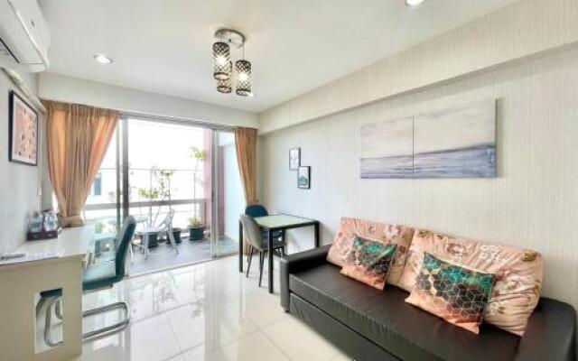 Modern Unit at Lumpini,Sathon by Sabai