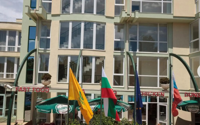 Sunny Day Club Hotel