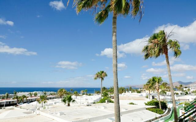 Apartment With 2 Bedrooms in Puerto del Carmen, With Wonderful sea Vie