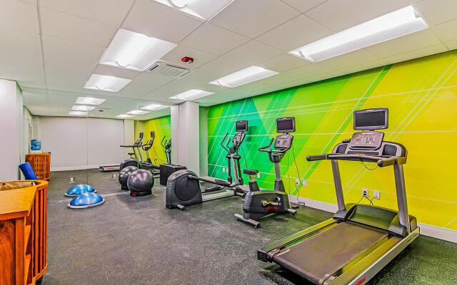 Holiday Inn Resort Oceanfront at Surfside Beach by IHG