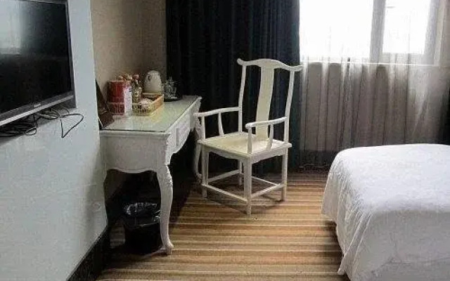 Fuyang Jade Theme Hotel
