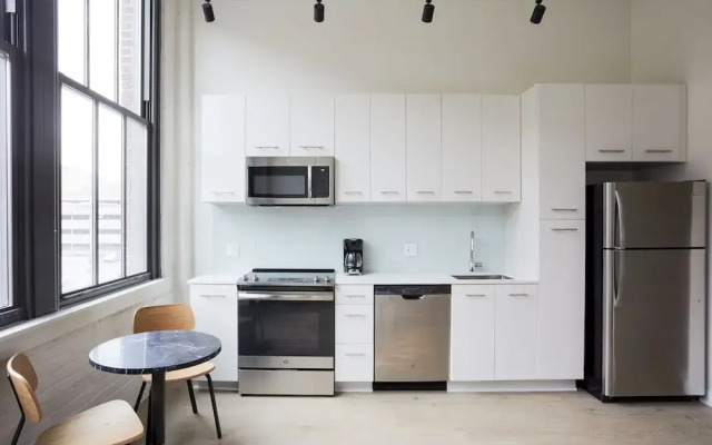Contemporary Museum District Suites by Sonder