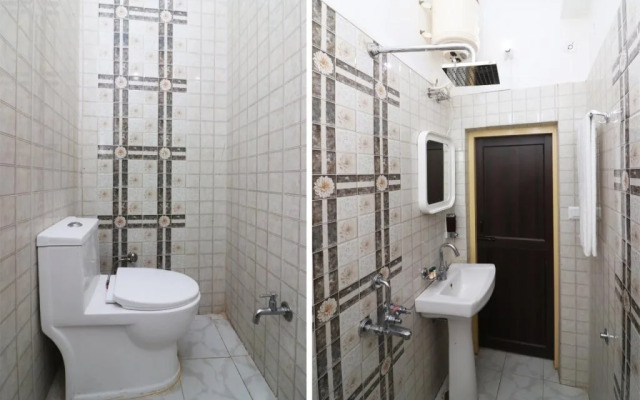 OYO 26832 Hotel Ratnodaya