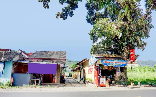 OYO 1187 Penginapan Bunda