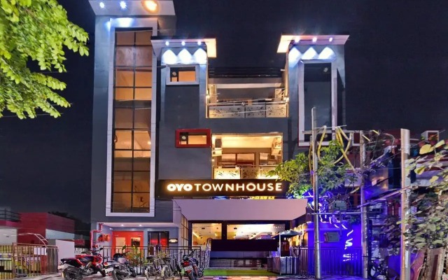 OYO 18258 Flagship Cherry Inn