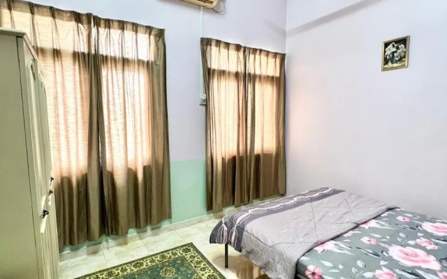 Teratai Homestay Batu Buruk