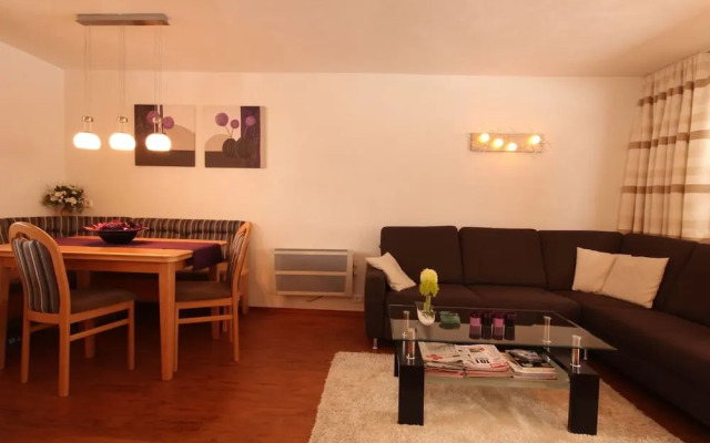 Boutique Apartment With Mountain View