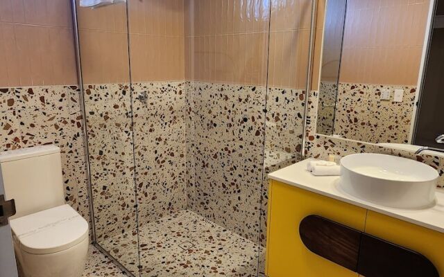 Peninsula Hotel Motel