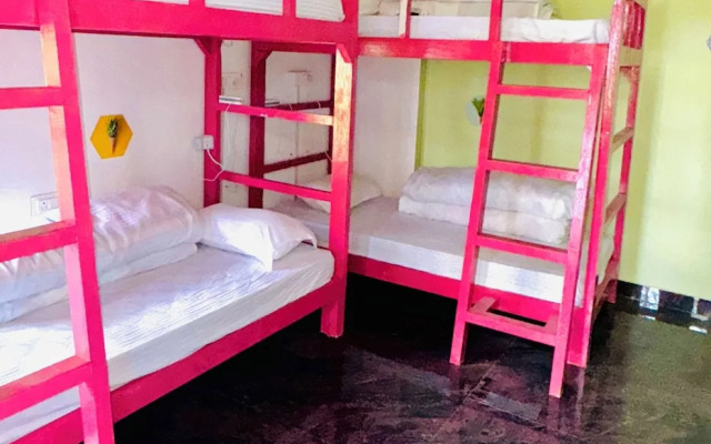 XTSY Travellers Hostel