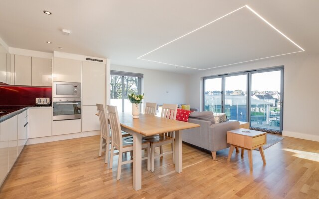 Luxury Balcony Apartment with Parking
