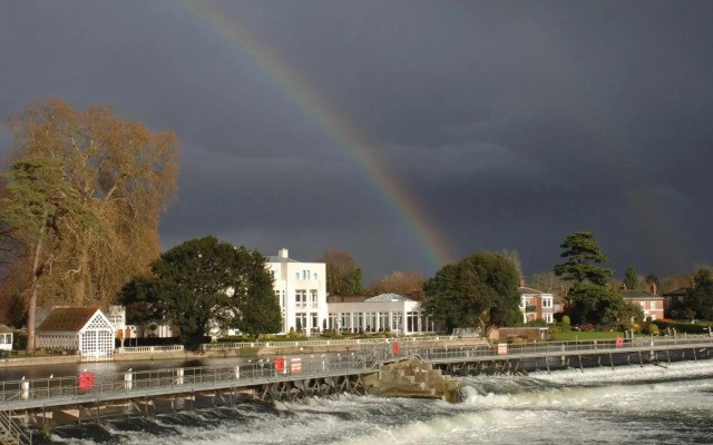 Macdonald Compleat Angler