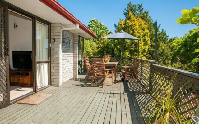 Abundante B&B on 8 Marlowe