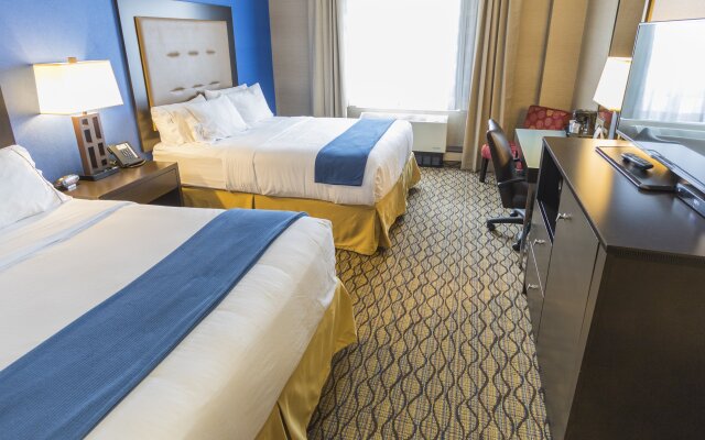 Holiday Inn Express & Suites Thunder Bay by IHG