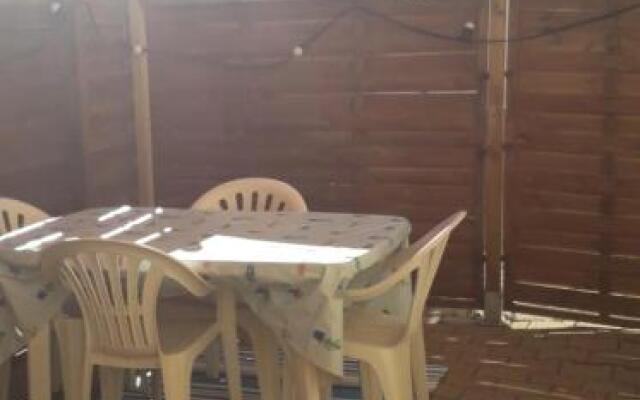 F2 50m de la mer avec parking privé