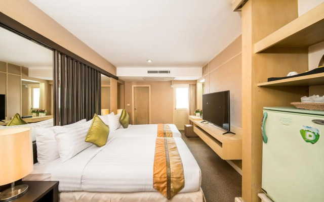 The Niran Grand Hotel