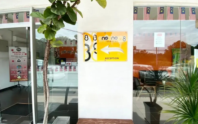 One One 08 Hotel Sungkai