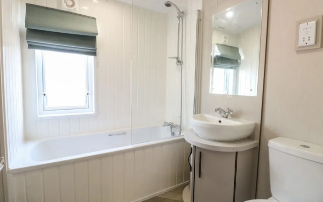 Broadland Sands Lodge
