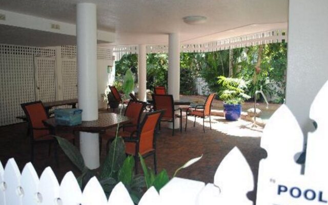 The White House Port Douglas