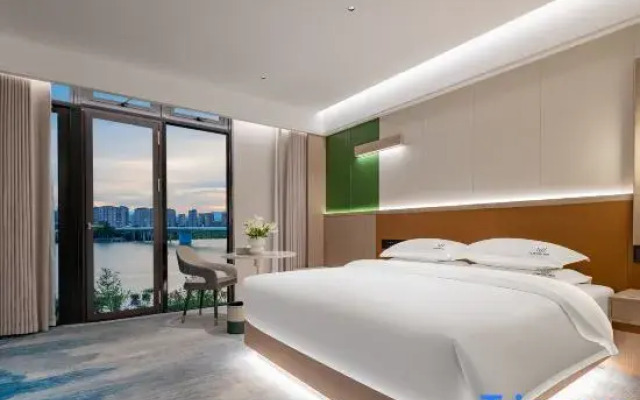 Riverside View Hotel