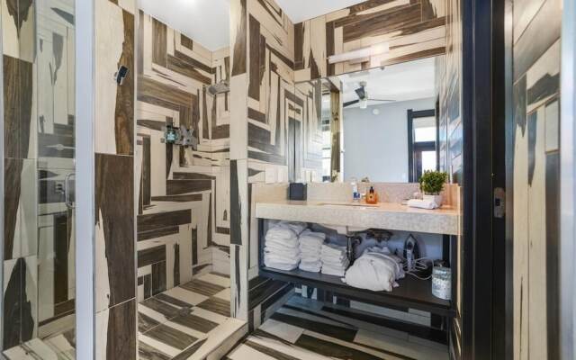 Intimate En Suite Studio