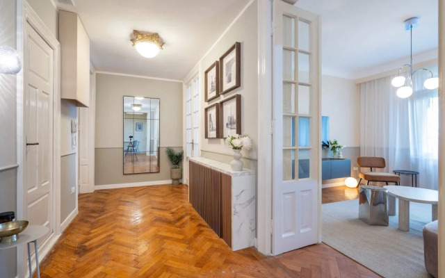 Elegant 3BR by the Romanian Athenaeum