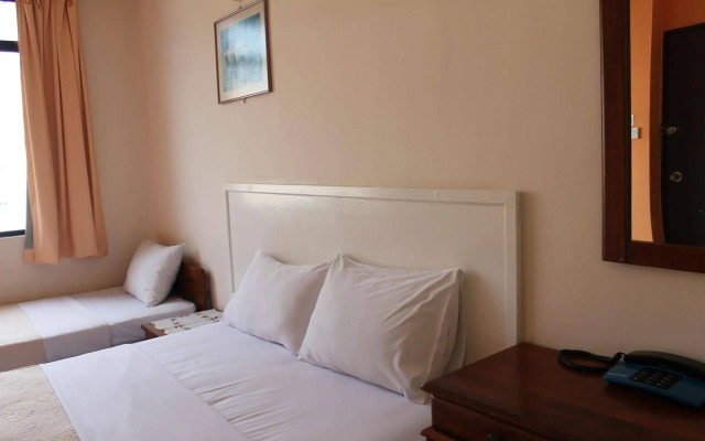 Victoria Hotel and Hostel