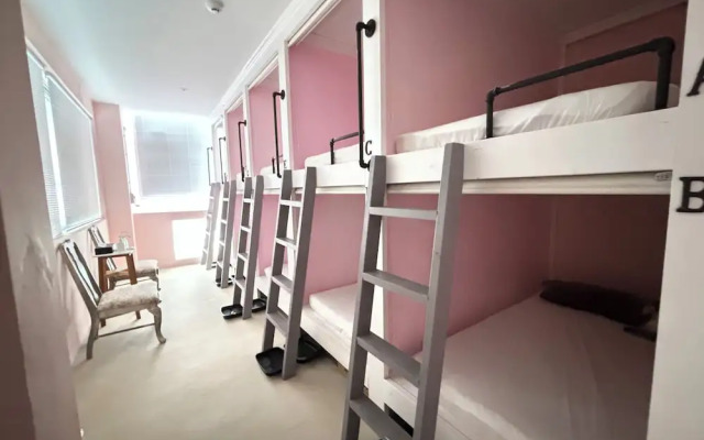 LANAI HOTEL AND Dormitory