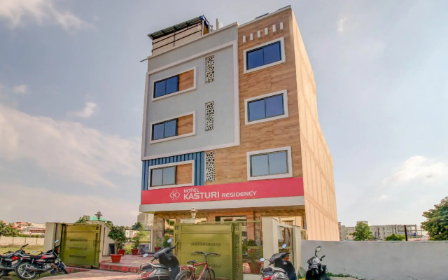 CAPITAL O76275 Hotel Kasturi Residency
