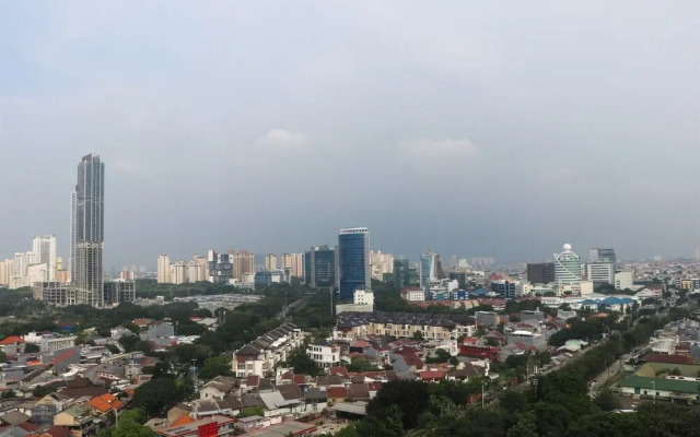 Nice And Comfort 2Br Apartment At Elpis Residence