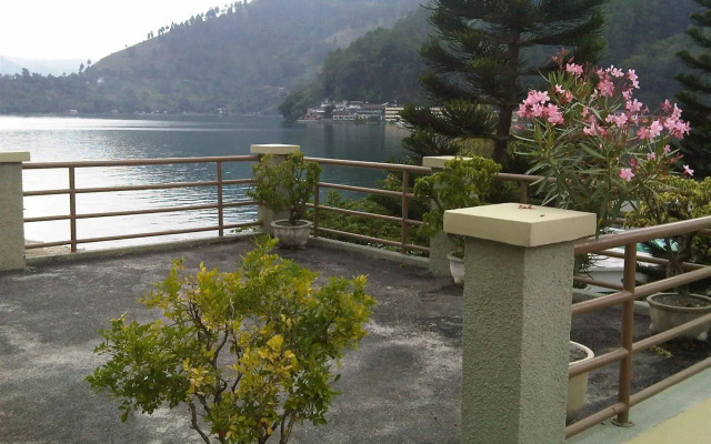 Pandu Lakeside Hotel Parapat - Toba Lake