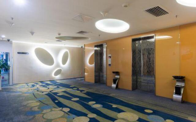 Tianjin Binhai Saint Light Hotel