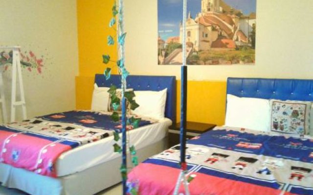 Santorini Family Themed Inn