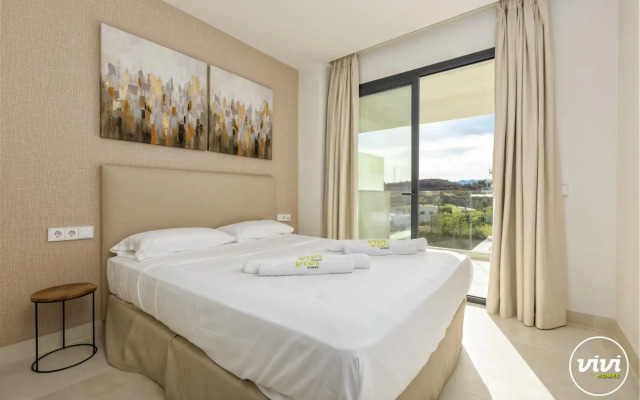 Deco in Fuengirola with 2 bedrooms and 2 bathrooms