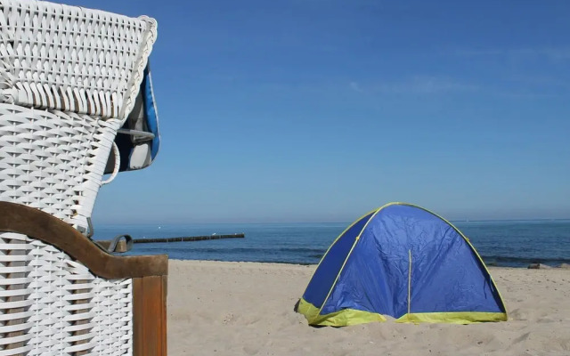 Beautiful Holiday Home in Kühlungsborn Near Sea