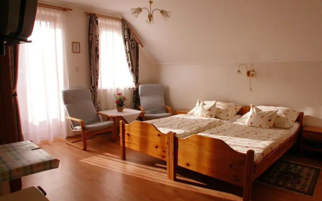 Hevizquelle Apartments
