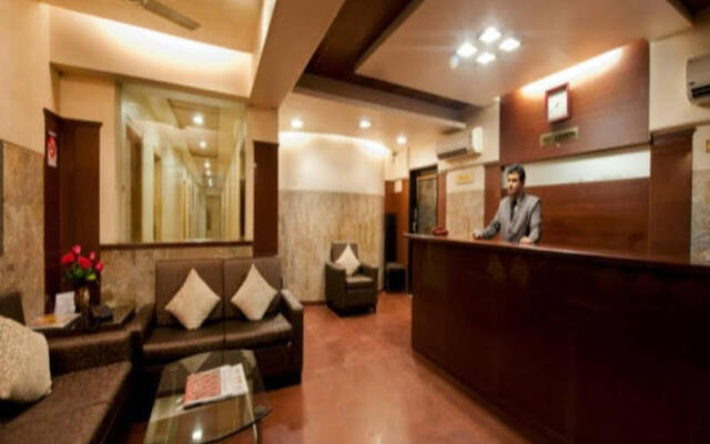 Rajhans Hotel
