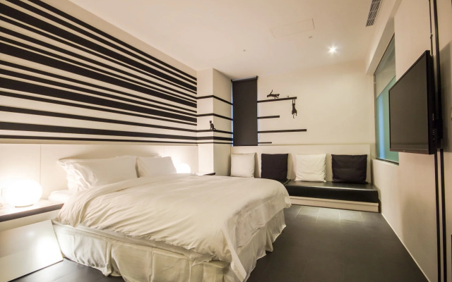 No. 9 Hotel